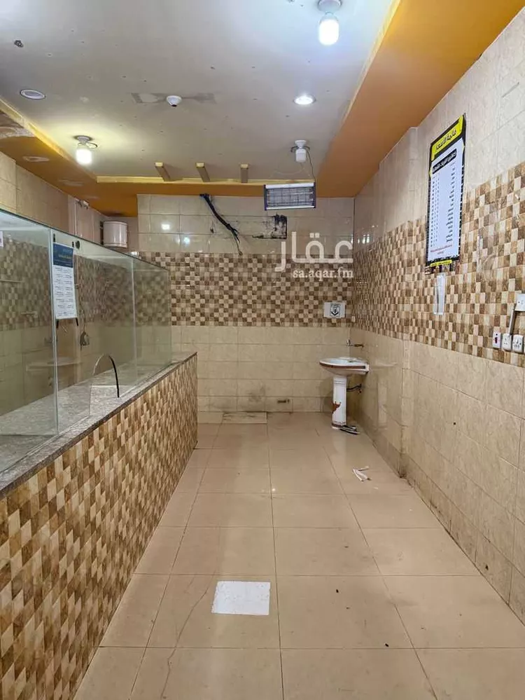 محل للإيجار في شارع طريق  الملك سعود, حي السلام, مدينة المدينة المنورة, منطقة المدينة المنورة صورة 2