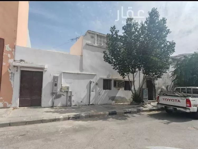 فيلا للبيع في شارع شارع راس تنورة, حي المدينة, مدينة بقيق, المنطقة الشرقية
