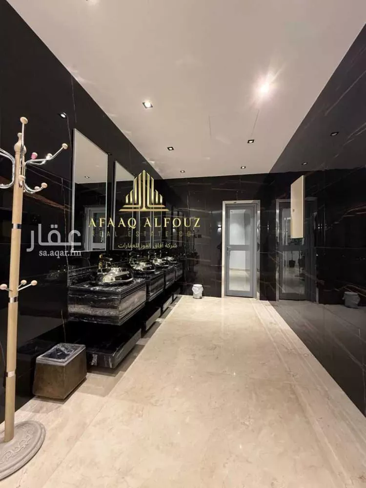 فيلا للبيع في شارع أحمد بن علي الأبار, حي العارض, مدينة الرياض, منطقة الرياض صورة 2