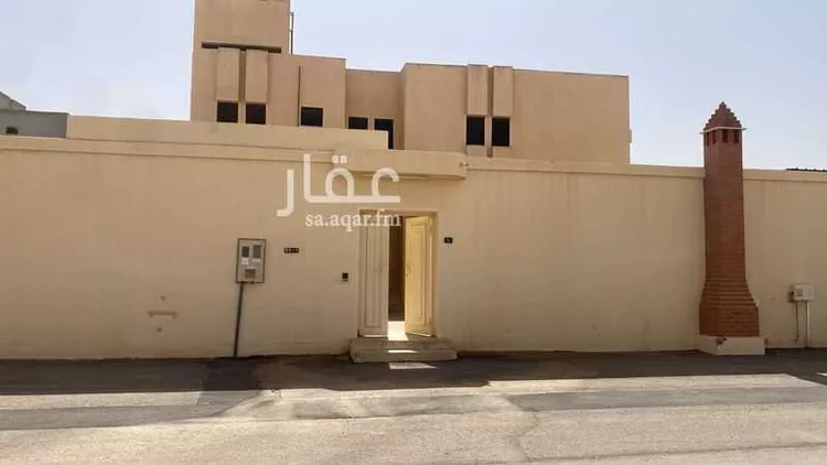 فيلا للبيع في طريق الملك عبدالعزيز ، حي الجنادرية ، ثادق‎ ، ثادق