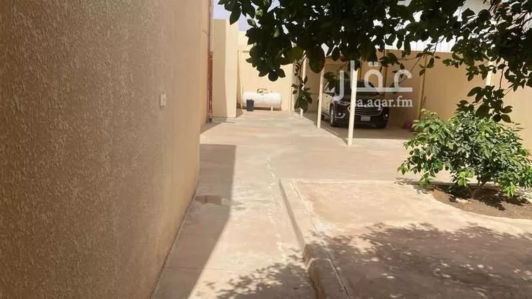 فيلا للبيع في طريق الملك عبدالعزيز ، حي الجنادرية ، ثادق ، ثادق صورة 2