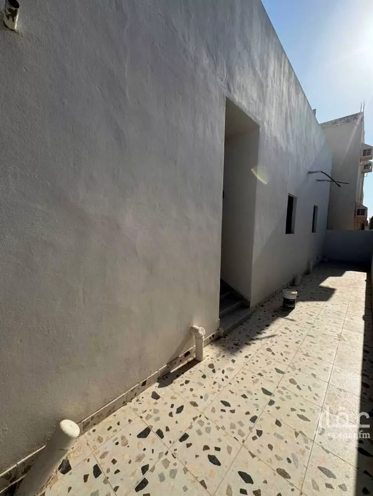 Floor for Sale in Rabigh Al Faransiah Al Sharkiah
