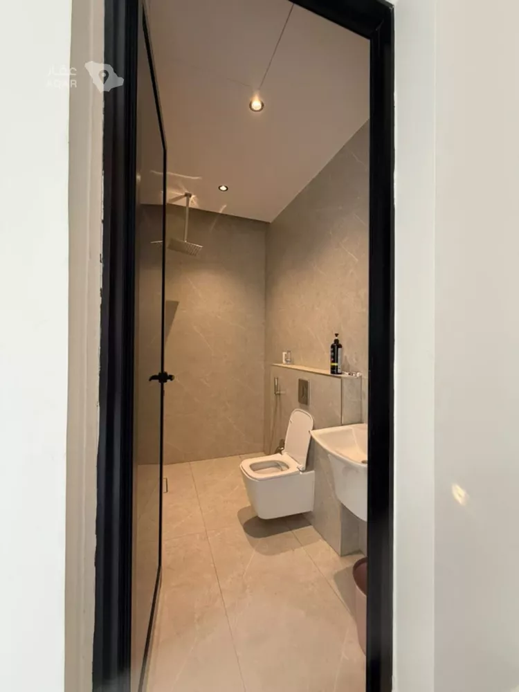 Floor for Rent in Riyadh Al Arid 6