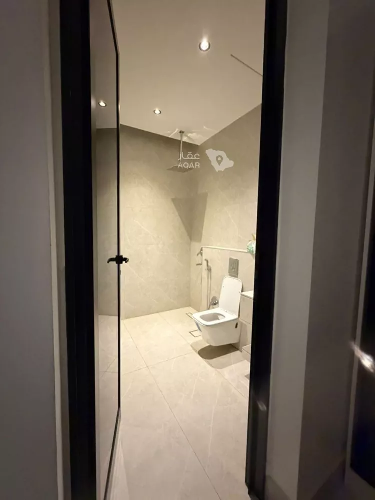 Floor for Rent in Riyadh Al Arid 12