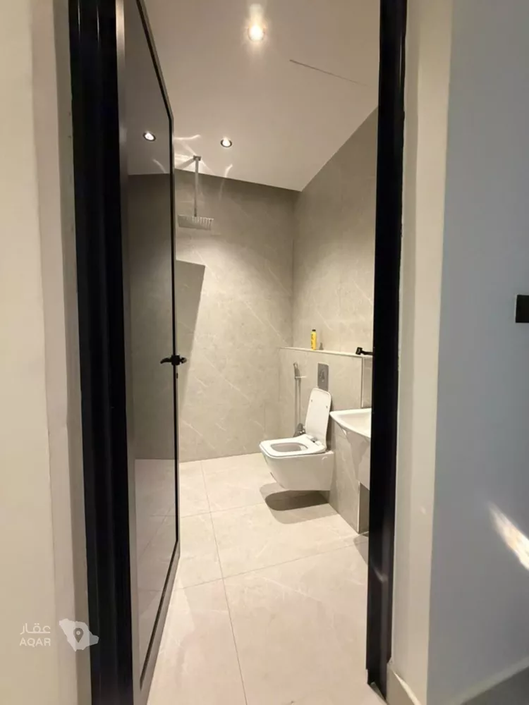 Floor for Rent in Riyadh Al Arid 8