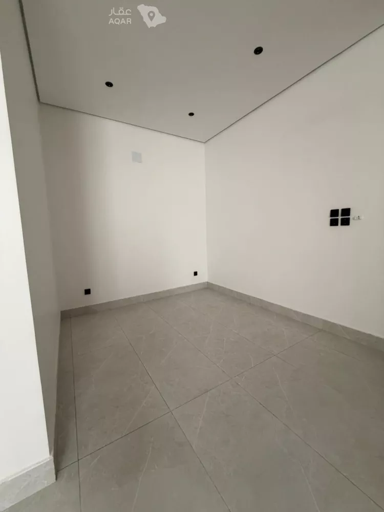 Floor for Rent in Riyadh Al Arid 10