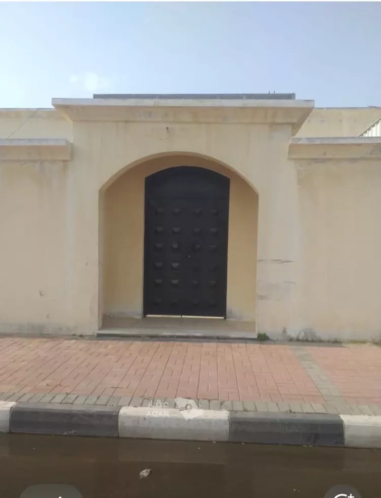 بيت للبيع في حي ، شارع ابو البركات العلوي ، حي الحزم ، صفوى ، القطيف