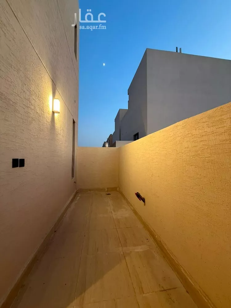 فيلا للبيع في شارع السيل الكبير, حي المهدية, مدينة الرياض, منطقة الرياض 15