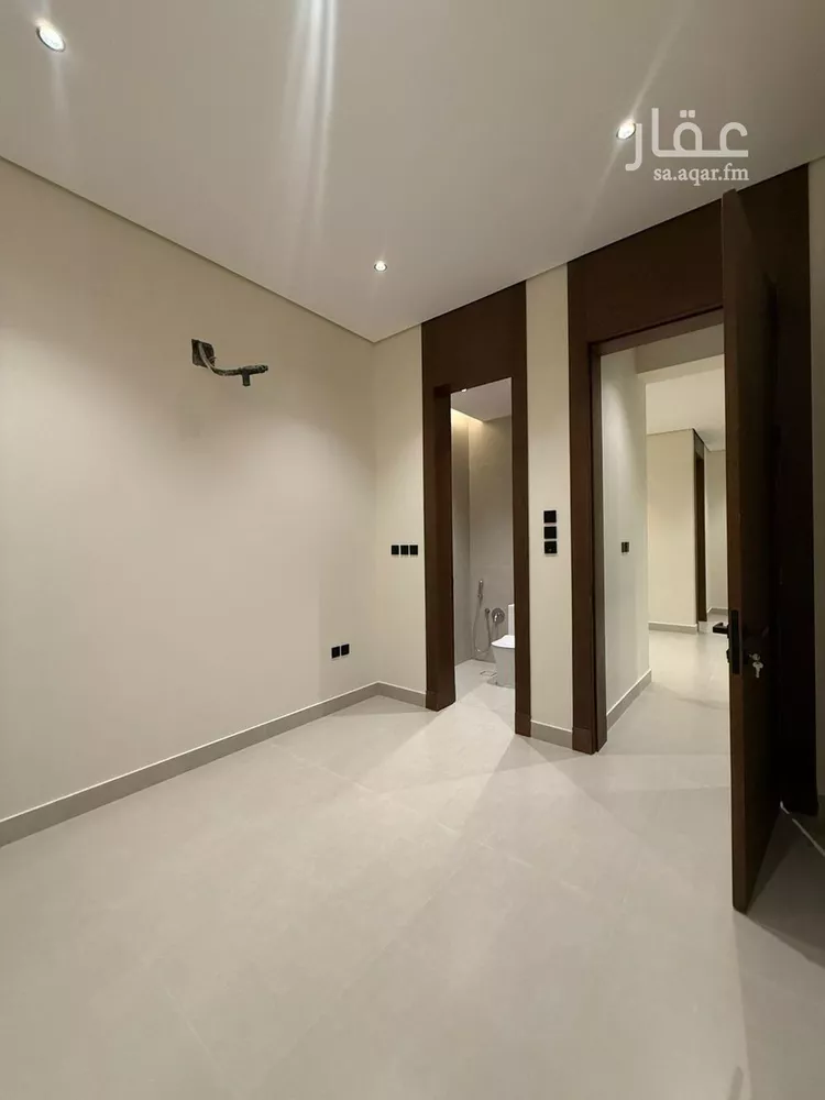 فيلا للبيع في شارع السيل الكبير, حي المهدية, مدينة الرياض, منطقة الرياض 8