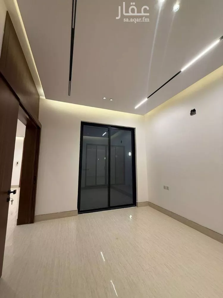 فيلا للبيع في شارع عبداللطيف بن المبارك, حي المهدية, مدينة الرياض, منطقة الرياض 1 صورة