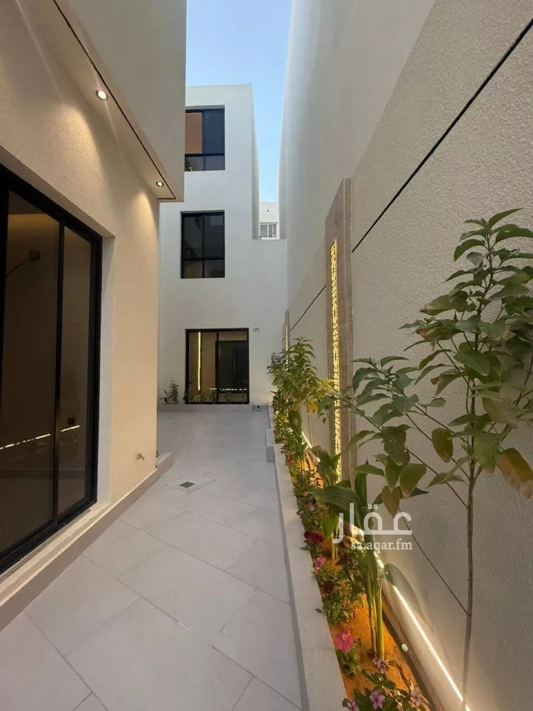 فيلا للبيع في شارع السيل الكبير, حي المهدية, مدينة الرياض, منطقة الرياض صورة 2