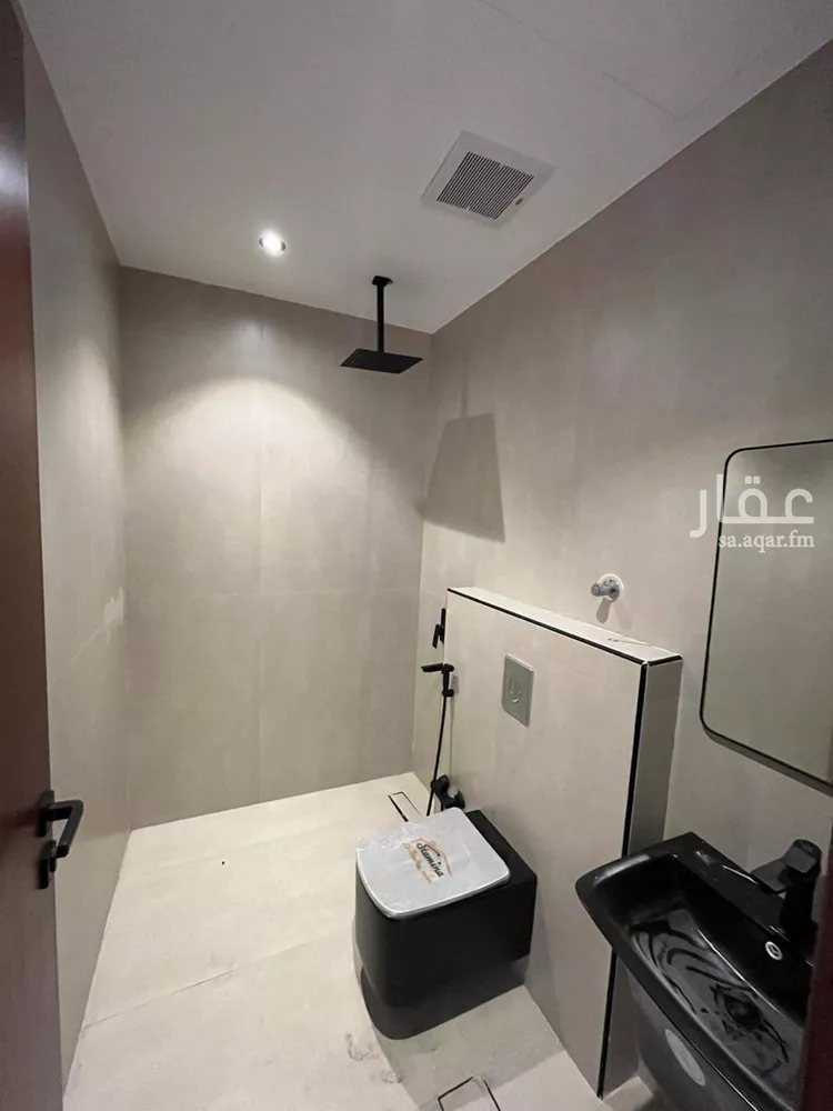 فيلا للبيع في شارع عبداللطيف بن المبارك, حي المهدية, مدينة الرياض, منطقة الرياض صورة 3