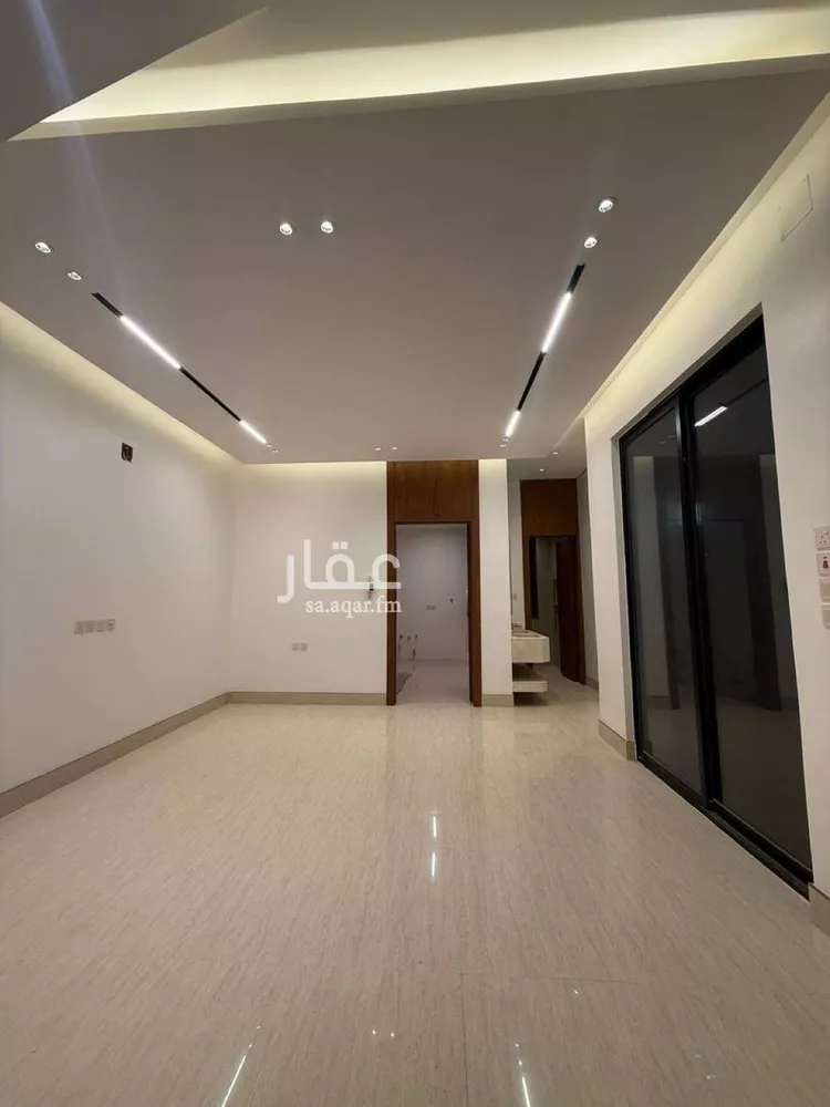 فيلا للبيع في شارع عبداللطيف بن المبارك, حي المهدية, مدينة الرياض, منطقة الرياض صورة 2