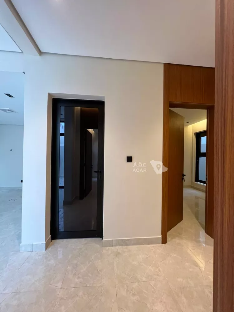 Floor for Sale in Riyadh Al Qadisiyah 7