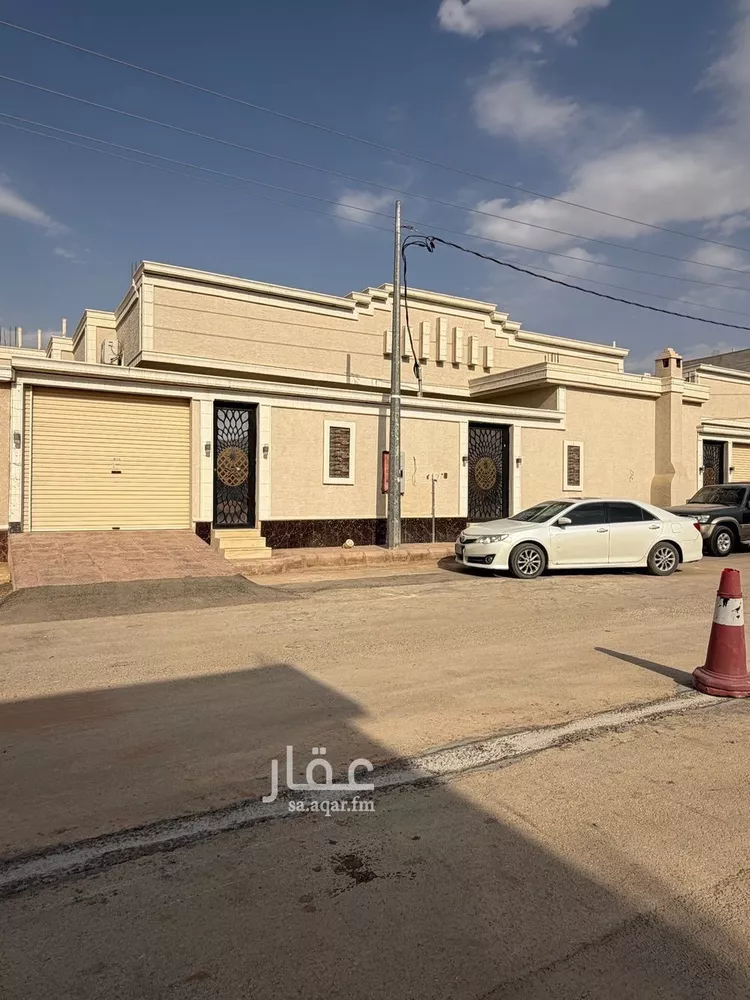 فيلا للبيع في شارع الجامعة 12, حي الجامعة, مدينة المزاحمية, منطقة الرياض صورة 2