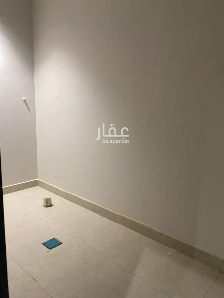 فيلا للبيع في شارع علي بن حسن صيرفي, حي النظيم, مدينة الرياض, منطقة الرياض 21