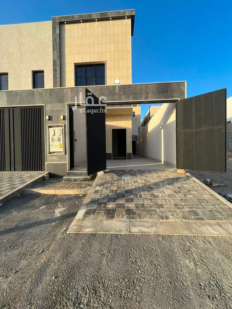 Floor for Sale in Riyadh Al Janadriyah