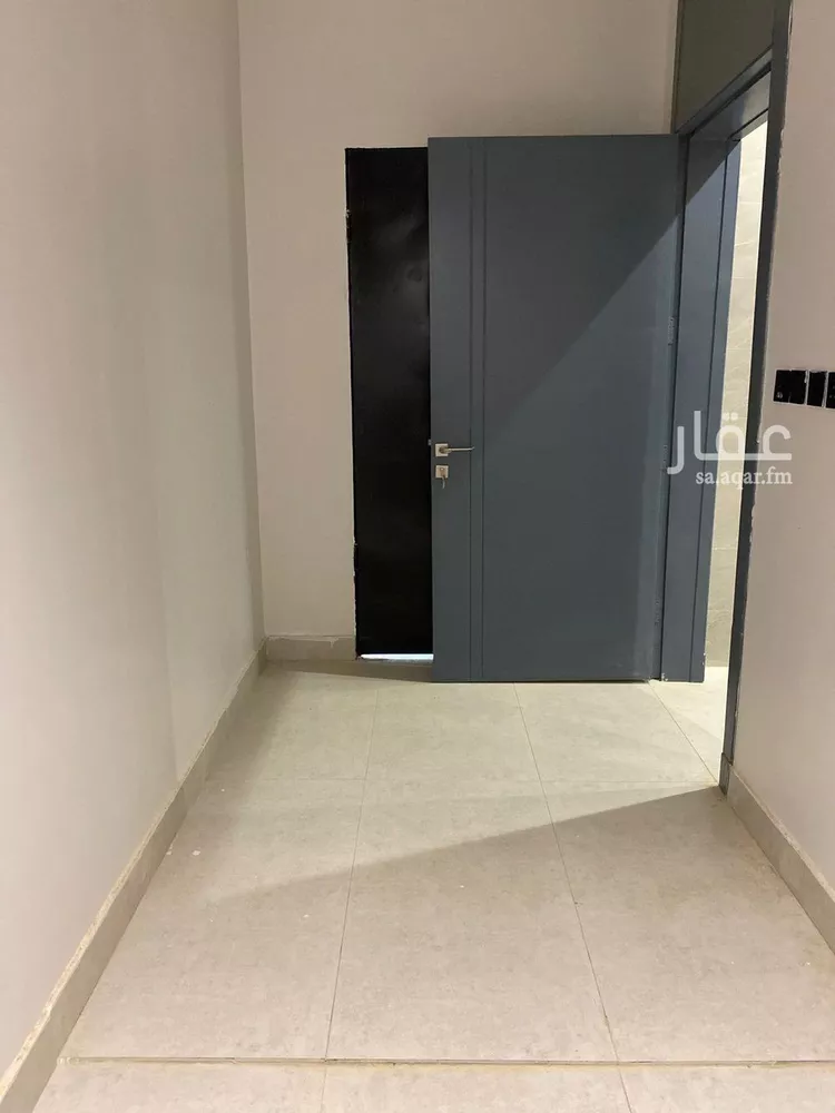 فيلا للبيع في شارع علي بن حسن صيرفي, حي النظيم, مدينة الرياض, منطقة الرياض 18