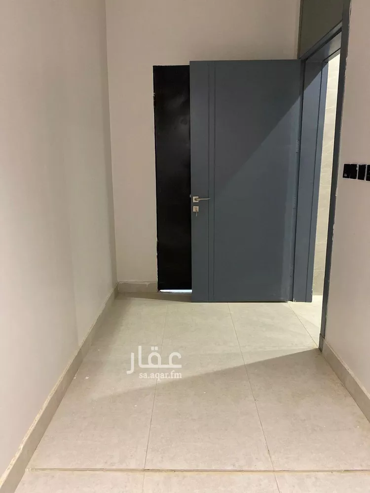 فيلا للبيع في شارع علي بن حسن صيرفي, حي النظيم, مدينة الرياض, منطقة الرياض 13