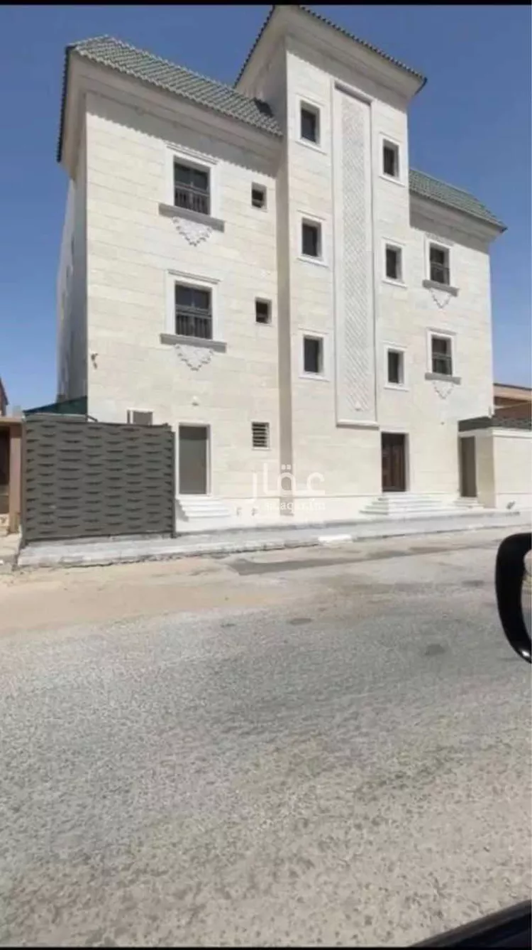 عمارة للإيجار في شارع عمرو بن الاسود, حي البلدية, مدينة حفر الباطن, المنطقة الشرقية