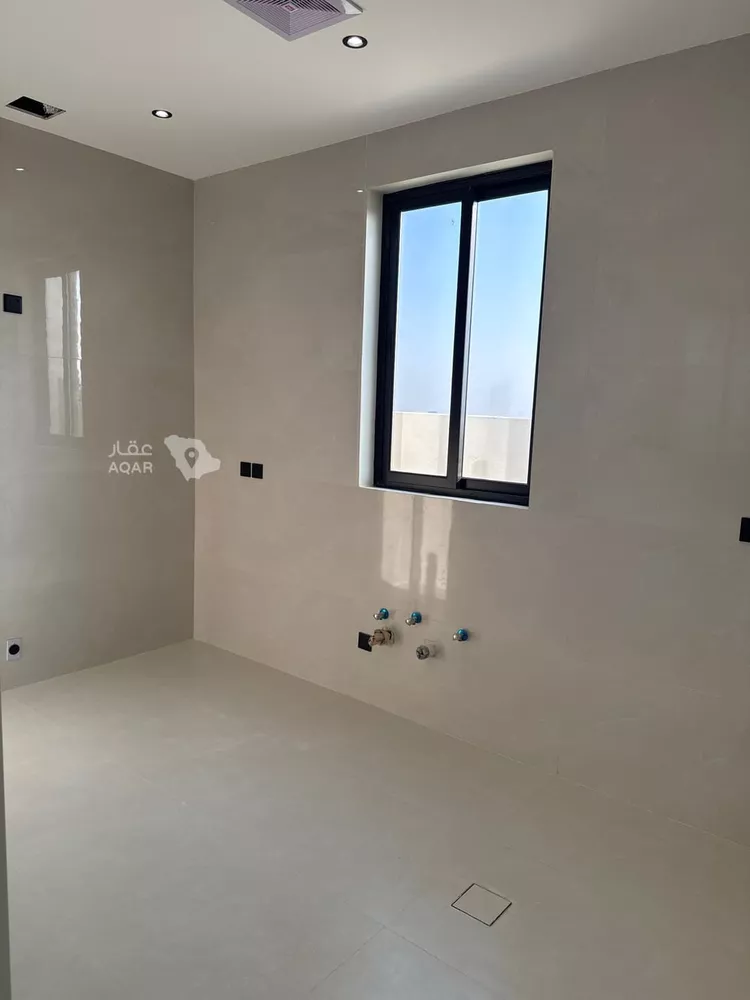 شقة للبيع في شارع العزيزية 6, حي العزيزية, مدينة الجبيل, المنطقة الشرقية 8