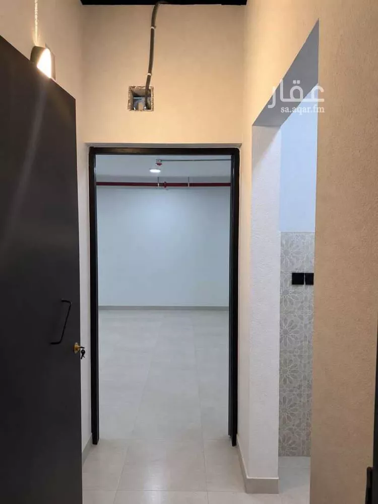 مجمع للإيجار في شارع محمد بن عجلان, حي الرمال, مدينة الرياض, منطقة الرياض