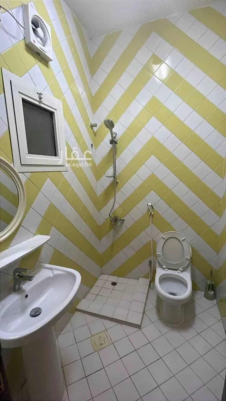شقة للإيجار في شارع الفرزدق, حي الضباط, مدينة الرياض, منطقة الرياض صورة 3
