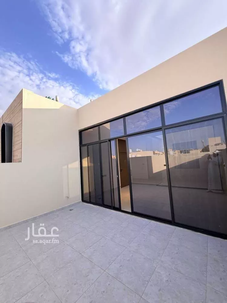 Floor for Rent in Riyadh Al Wadi 15