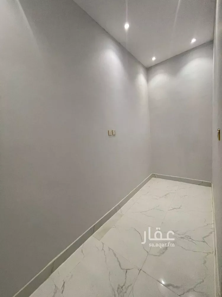 فيلا للإيجار في شارع شقرون المغراوي, حي عكاظ, مدينة الرياض, منطقة الرياض 8