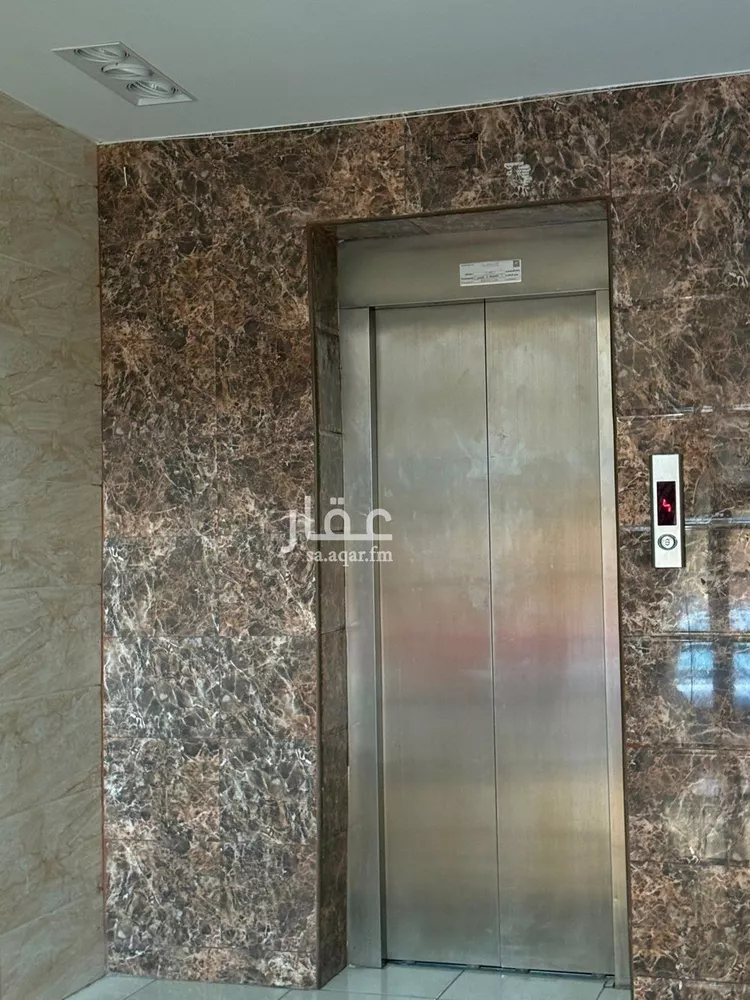 شقة للإيجار في شارع الثاني عشر, حي الثقبة, مدينة الخبر, المنطقة الشرقية 9
