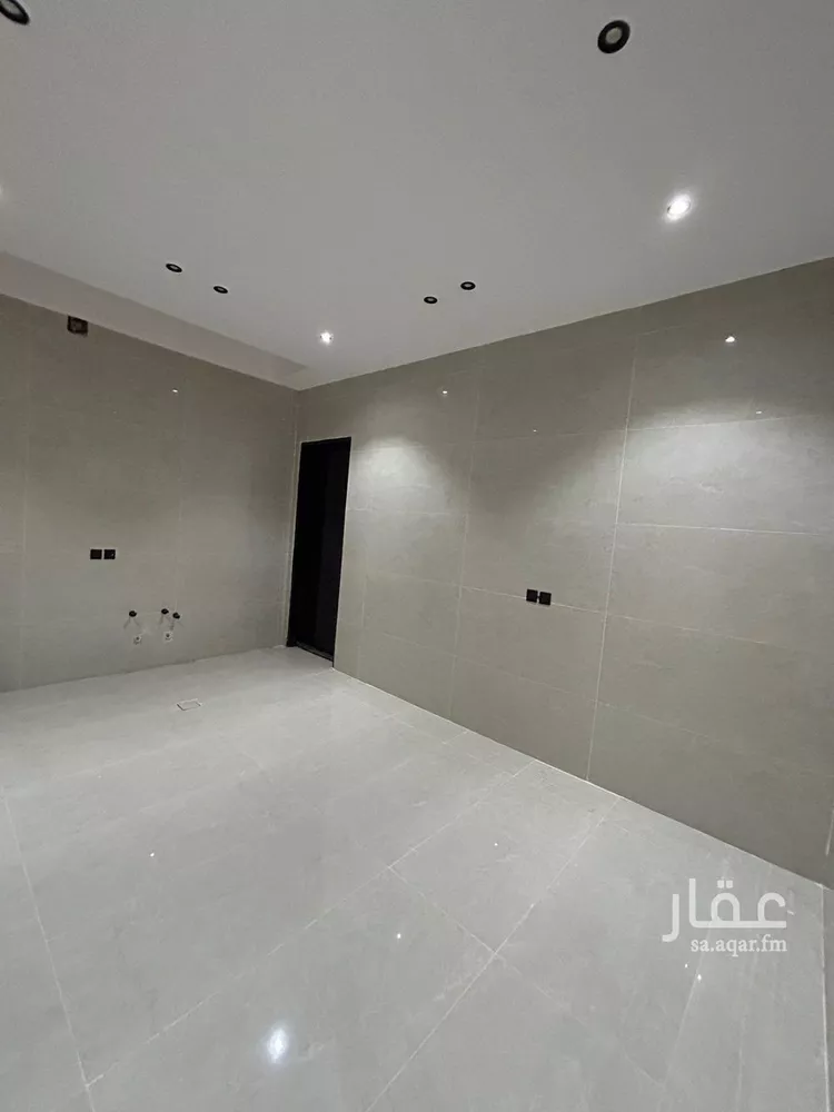 فيلا للبيع في شارع ابي رفاعه, حي الرمال, مدينة الرياض, منطقة الرياض صورة 2