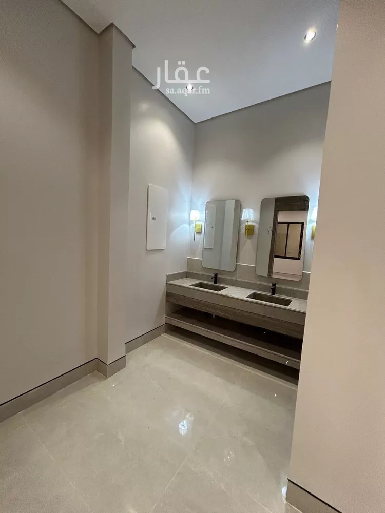 فيلا للبيع في شارع ابي رفاعه, حي الرمال, مدينة الرياض, منطقة الرياض 1 صورة