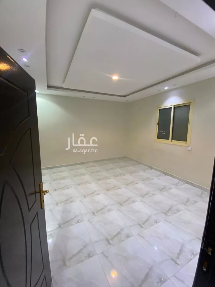 Floor for Rent in Riyadh Ar Rimal 7