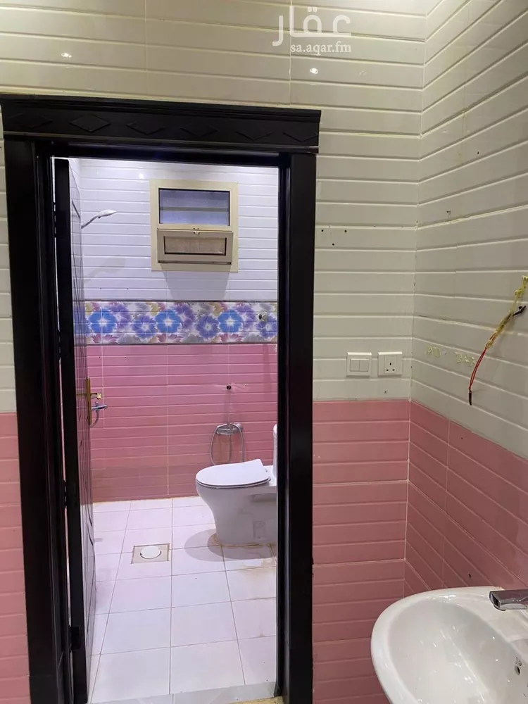 Floor for Rent in Riyadh Ar Rimal 8
