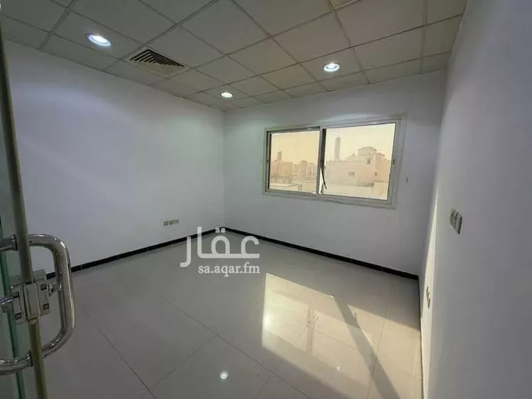 مكتب تجاري للإيجار في شارع الثمامه, حي الصحافة, مدينة الرياض, منطقة الرياض 9