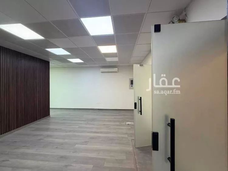 مكتب تجاري للإيجار في شارع الثمامه, حي الصحافة, مدينة الرياض, منطقة الرياض 8