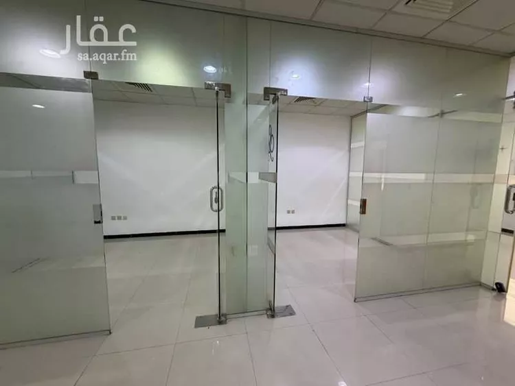 مكتب تجاري للإيجار في شارع الثمامه, حي الصحافة, مدينة الرياض, منطقة الرياض 11