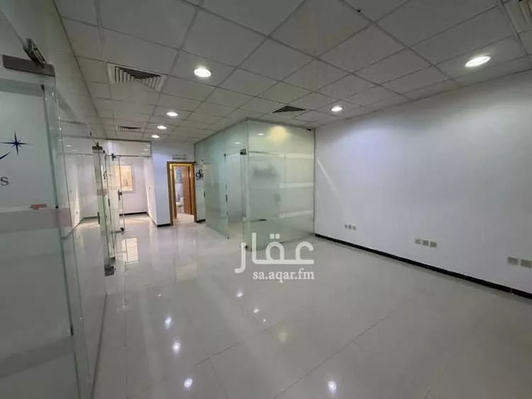 مكتب تجاري للإيجار في شارع الثمامه, حي الصحافة, مدينة الرياض, منطقة الرياض 7