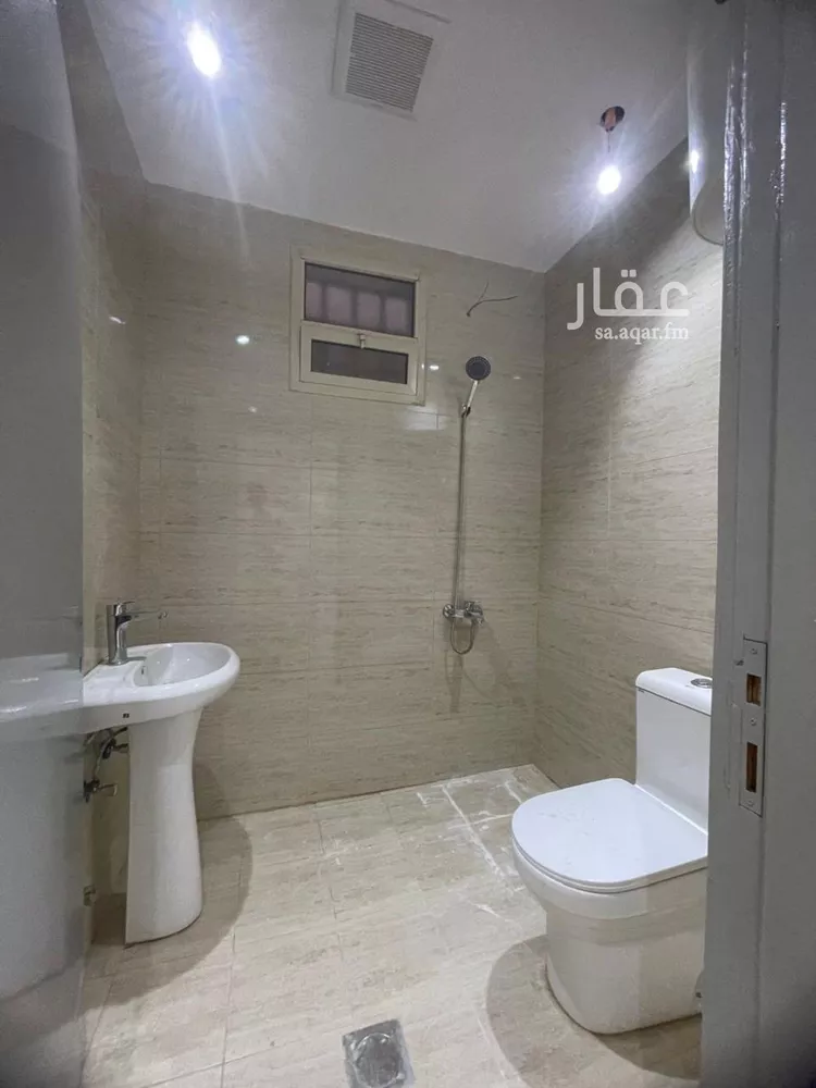شقة للإيجار في شارع يثرب, حي بدر, مدينة الرياض, منطقة الرياض 8