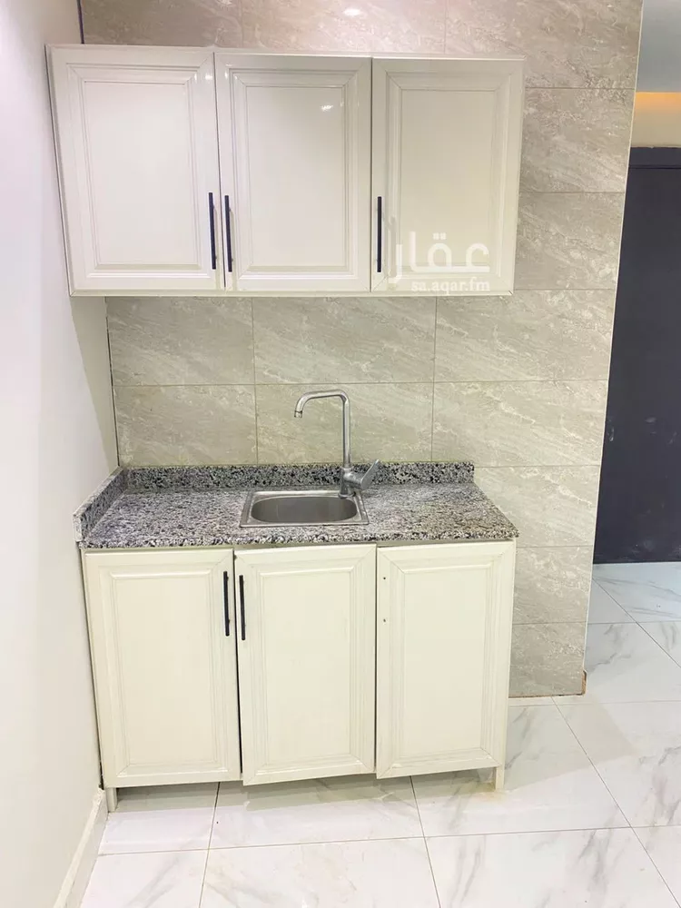 شقة للإيجار في شارع جرير بن عبدالله البجلي, حي مغرزات, مدينة الرياض, منطقة الرياض صورة 4