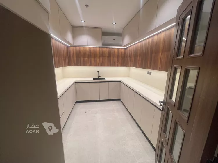 Apartment for Rent in Al Khobar At Tahliyah 8