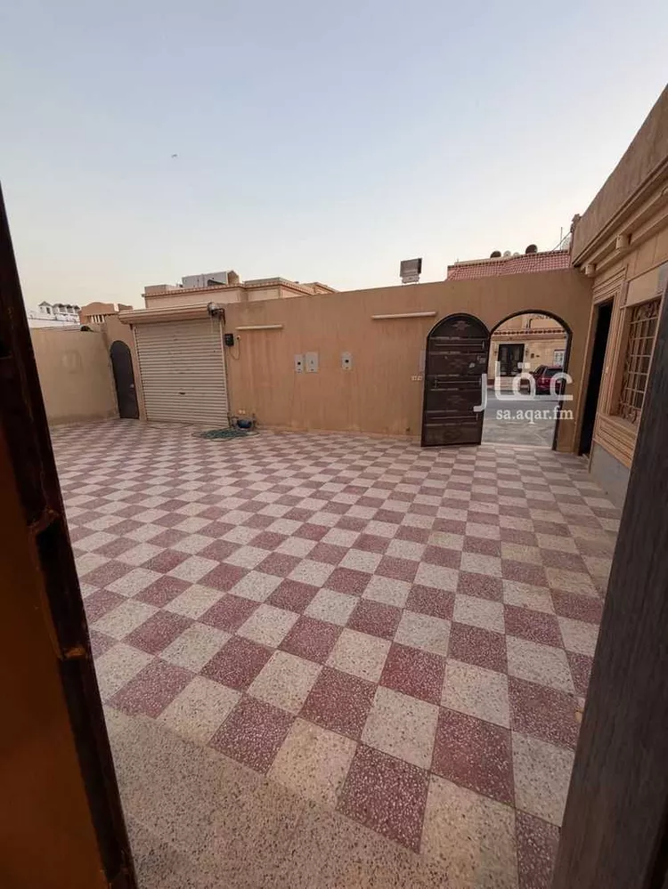 فيلا للبيع في شارع محمد بن أحمد بن علوان, حي إشبيلية, مدينة الرياض, منطقة الرياض صورة 5