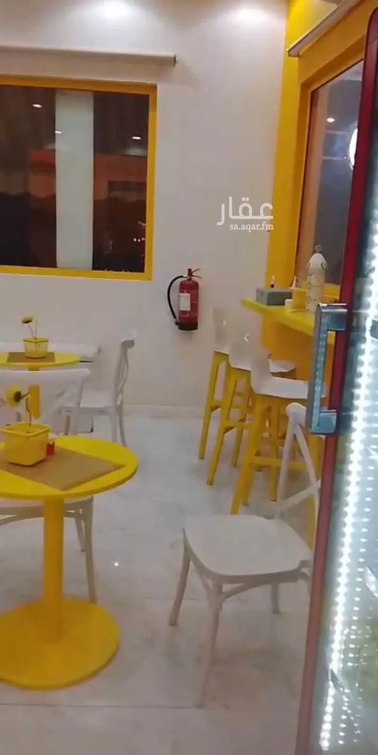 محل للبيع في شارع نصر بن منصور ، حي العريجاء ، الرياض ، منطقة الرياض صورة 4