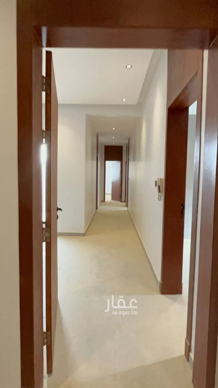 شقة للبيع في شارع عمر بن حبيب, حي الجنادرية, مدينة الرياض, منطقة الرياض صورة 3