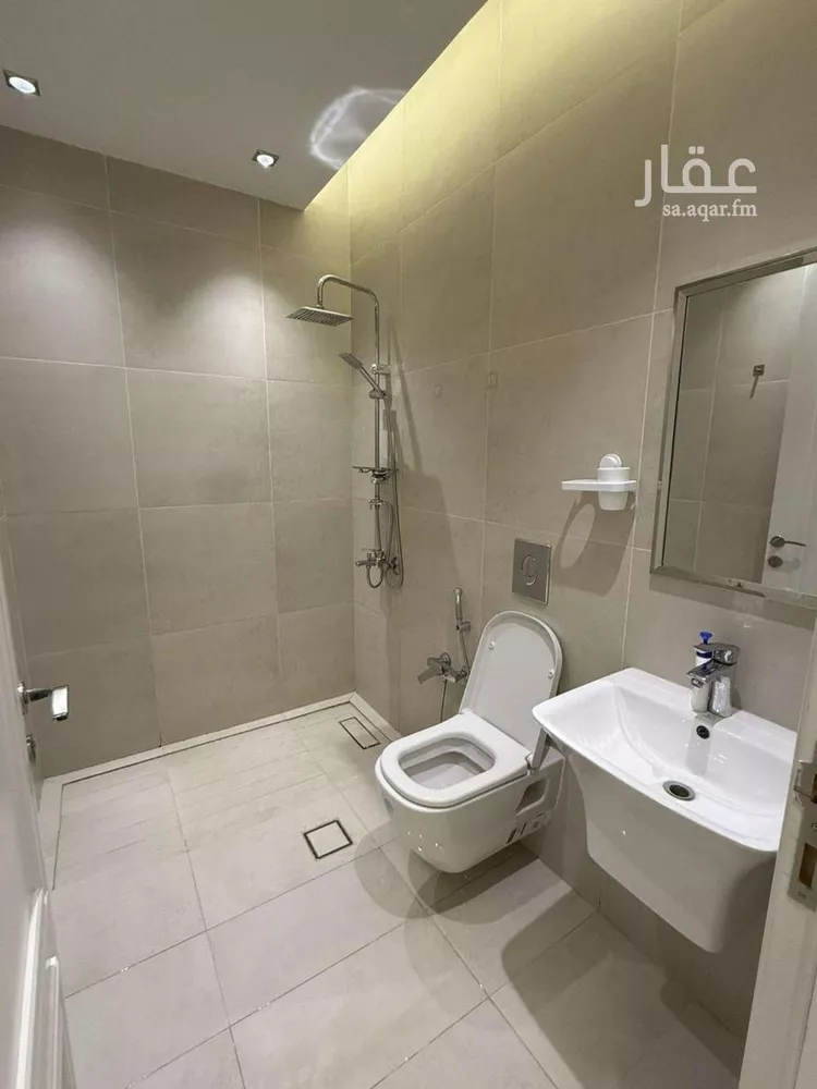 شقة للإيجار في شارع محمد بن عبدالرحمن بن إسحاق آل الشيخ, حي القيروان, مدينة الرياض, منطقة الرياض 7