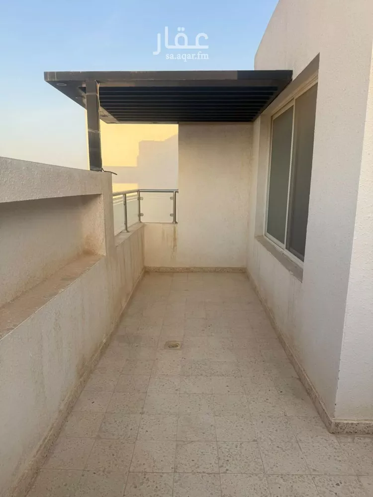 فيلا للبيع في شارع محمد ماجد كردي, حي بدر, مدينة الرياض, منطقة الرياض 15