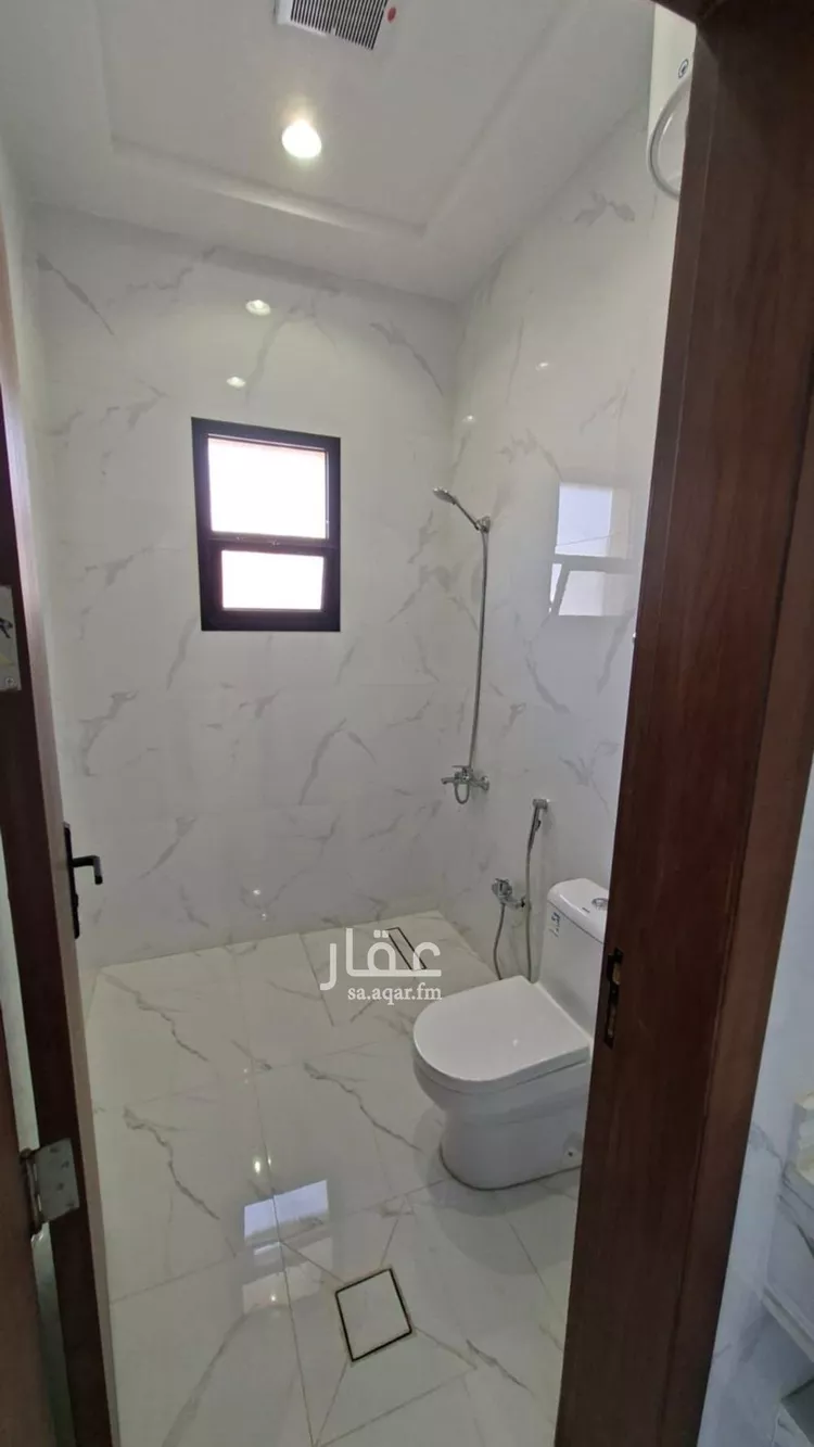 فيلا للبيع في شارع أبي سعيد الرومي, حي الدار البيضاء, مدينة الرياض, منطقة الرياض 6