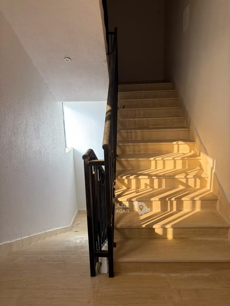 عمارة للبيع في شارع وادي الهدار, حي ضاحية نمار, مدينة الرياض, منطقة الرياض صورة 3