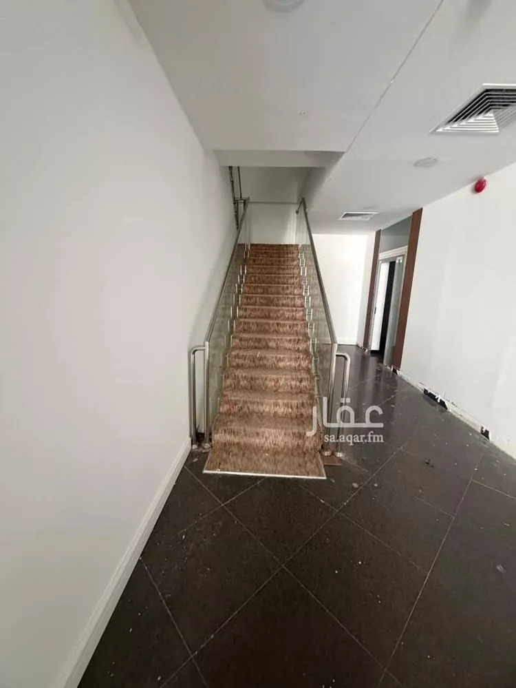 مكتب تجاري للإيجار في الطريق الدائري الشرقي الفرعي ، حي الربوة ، الرياض ، منطقة الرياض صورة 2