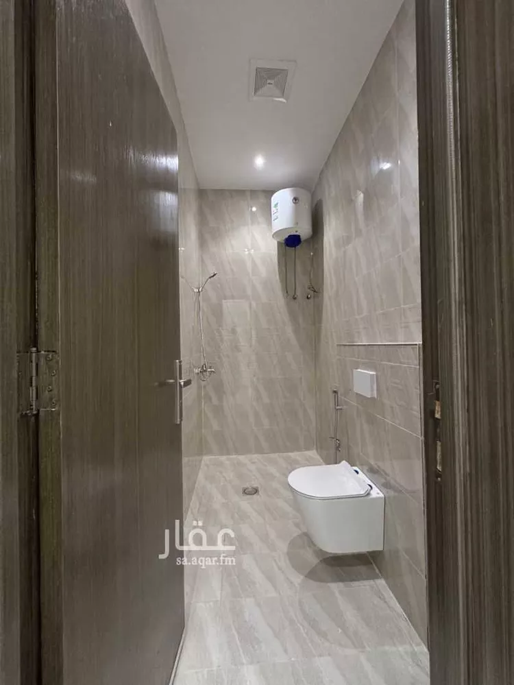 دور للبيع في شارع غالب المحاربي, حي العزيزية, مدينة الرياض, منطقة الرياض